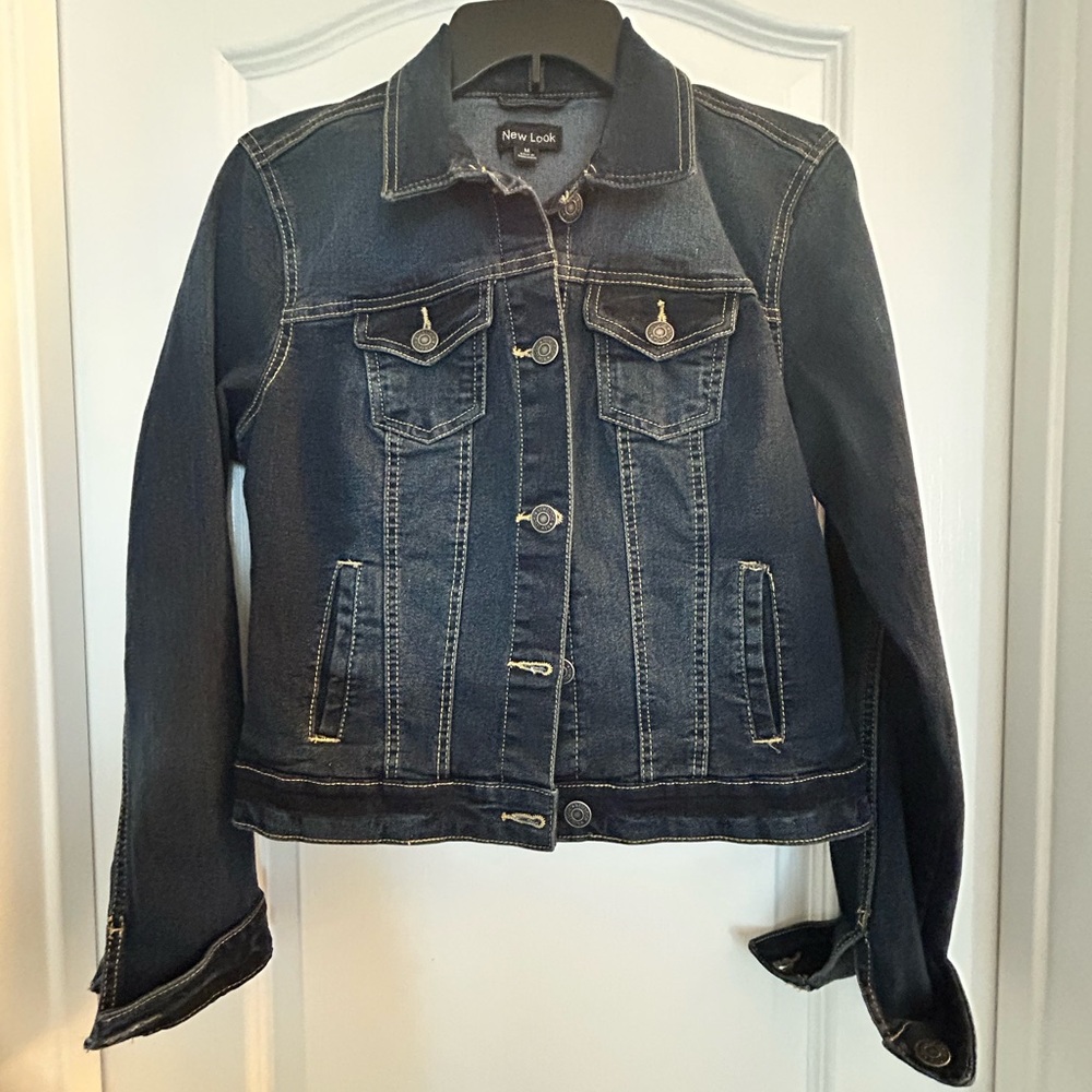 NWOT - Dark Wash Short Button Up Jean Jacket